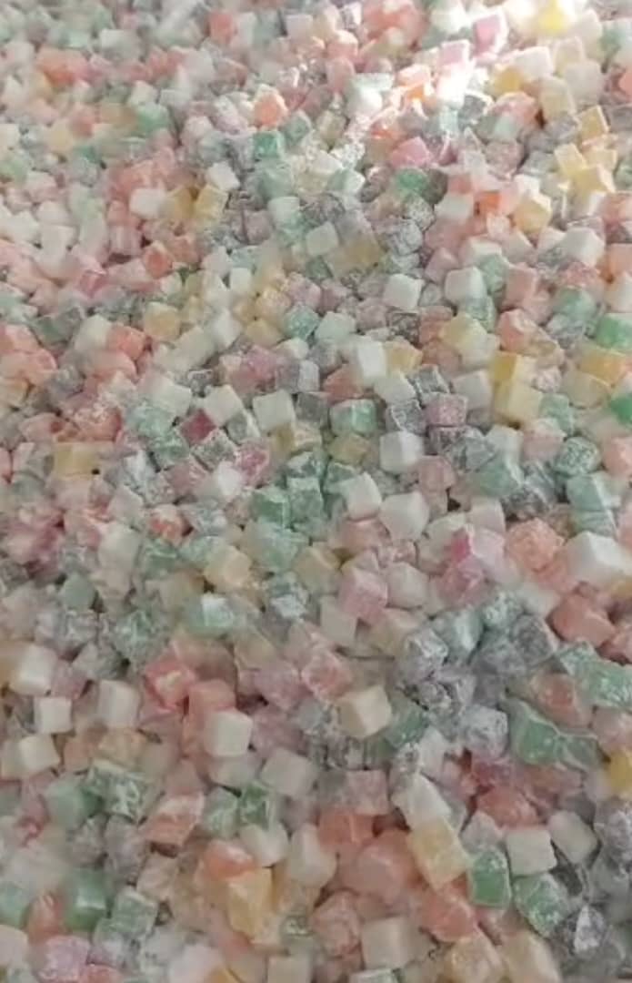 راحت الحقوم میوه ای در ۵طعم نارگیل،هندوانه،کوکاکولا،گیوی،لیمو،پرتغال  به صورت عمده وخرده